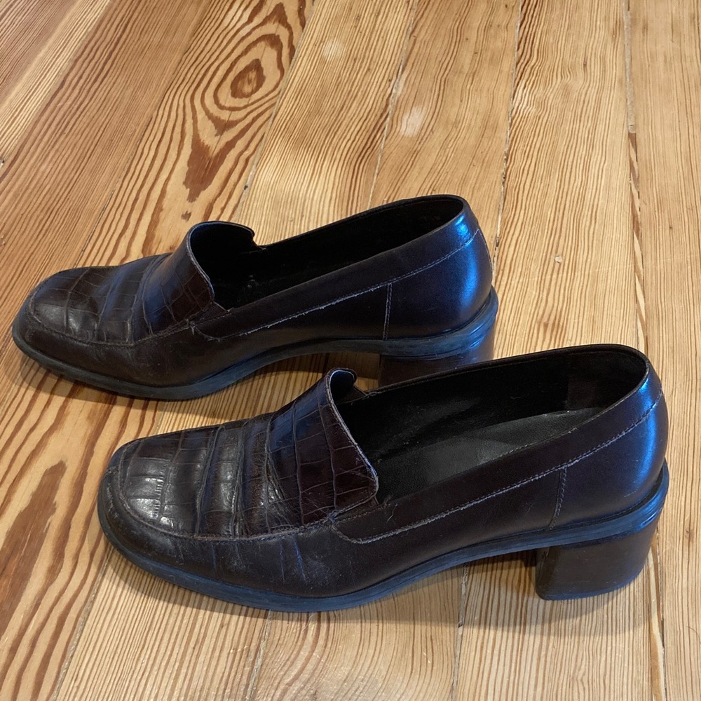 Naturalizer Dark Brown Croc-Embossed Loafers